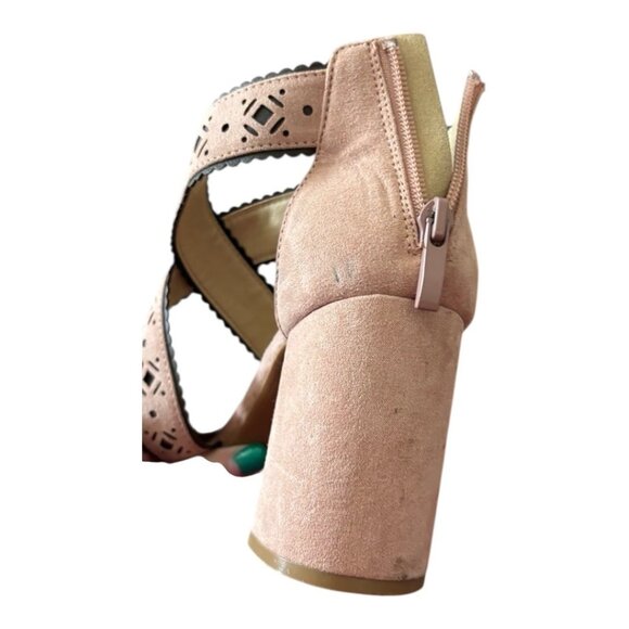 Blush Pink Suede Block Heel Sandals With Laser Cut Design & Back Zipper Closure - Picture 4 of 4